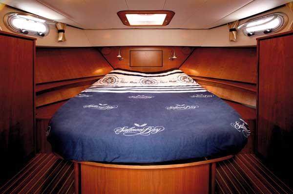 Linssen 29.9 Sedan Nordic | Reviews | Motor Boats Monthly |