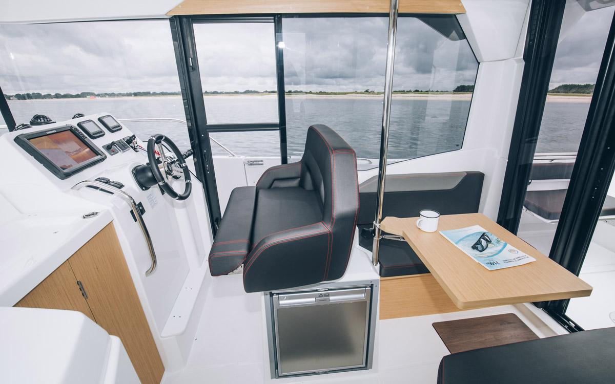 Beneteau-barracuda-9-boat-test-interior