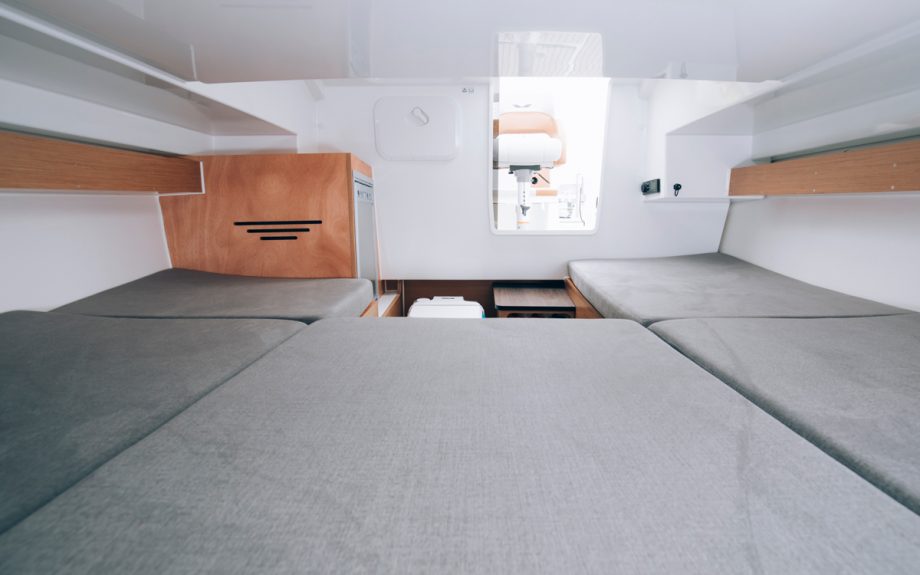Beneteau-Flyer-7-sundeck-boat-test-interior