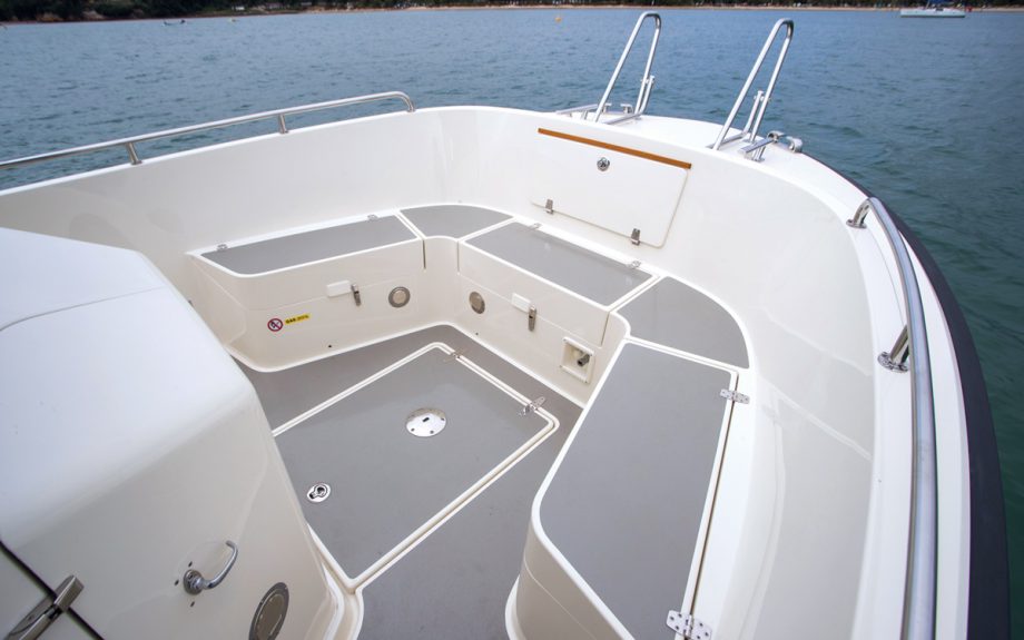 botnia-targa-25-1-outboard-powered-boat-review-foredeck-credit-richard-langdon