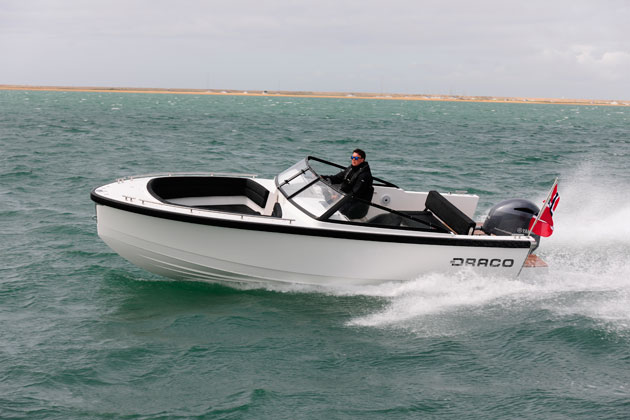 Draco 22RS takes on the Solent