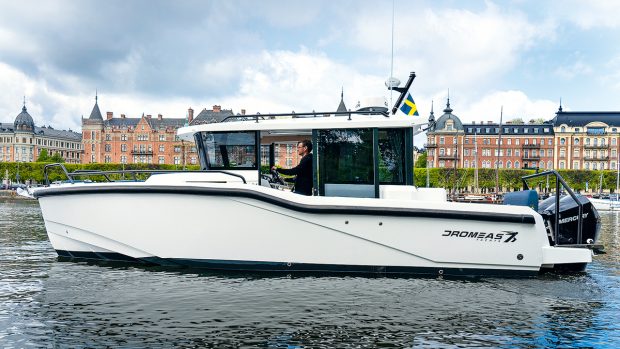 dromeas-d28-suv-2022-southampton-boat-show