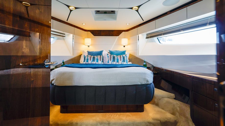 fairline-squadron-58-review-MBY292.test_Fairline_Squadron_58_8pg.Fairline_squadron_58_120