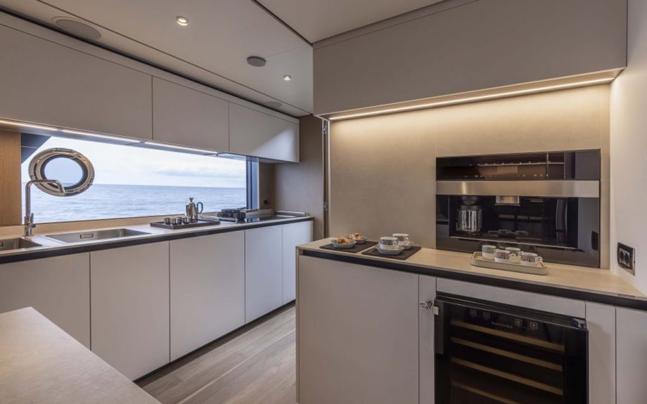 ferretti-1000-galley-cannes-yachting-festival-2021