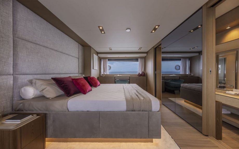 ferretti-1000-owners-cabin-cannes-yachting-festival-2021