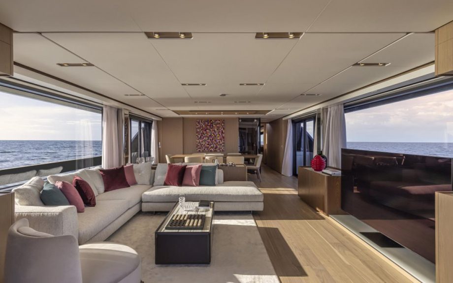 ferretti-1000-saloon-cannes-yachting-festival-2021