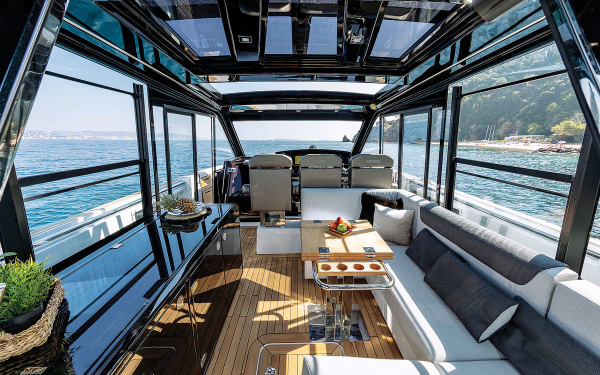 fjord-44-coupe-yacht-test-interior