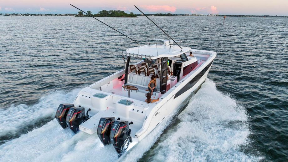 fort-lauderdale-boat-show-2023-Aquila-47-molokai