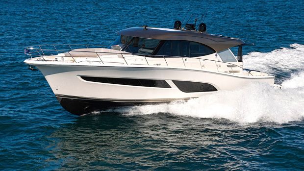 fort-lauderdale-boat-show-2023-Riviera-585-2