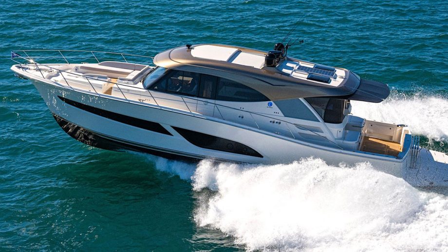 fort-lauderdale-boat-show-2023-Riviera-585-3