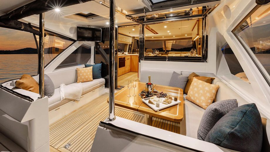 fort-lauderdale-boat-show-2023-Riviera-585-4