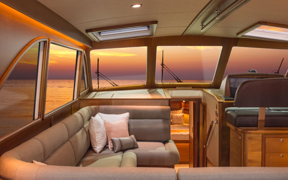 grand-banks-eastbay-44-motor-yacht-test-saloon