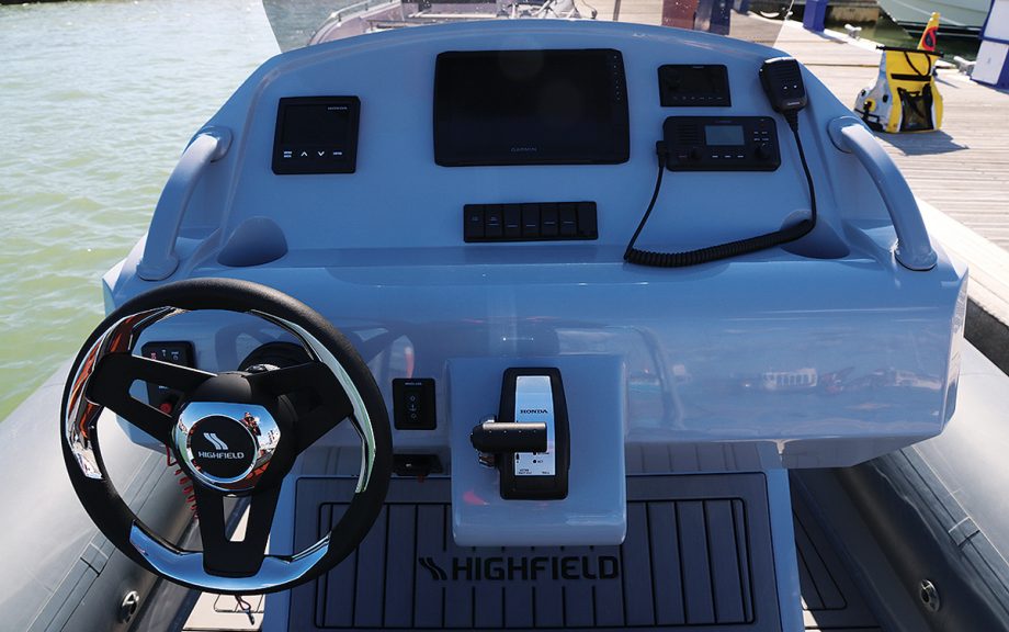 highfield-hx76-rib-review-test-drive-helm