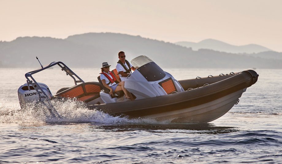 highfield-hx76-rib-review-test-drive-running-shot