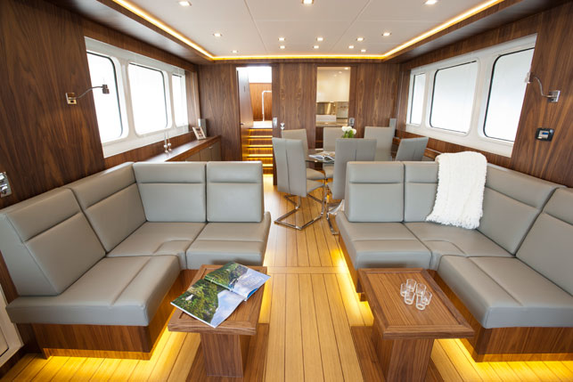 Privateer Trawler 65