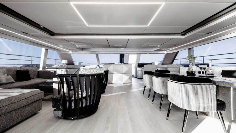 sunreef-80-power-eco-cannes-yachting-festival-2023-power-80-interior-01