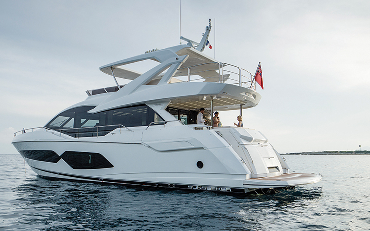 Sunseeker-76-yacht-review-anchored