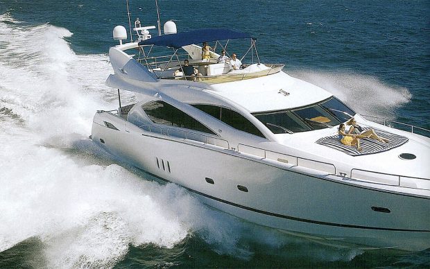Sunseeker-82-Yacht-review-in-action-credit-Sunseeker